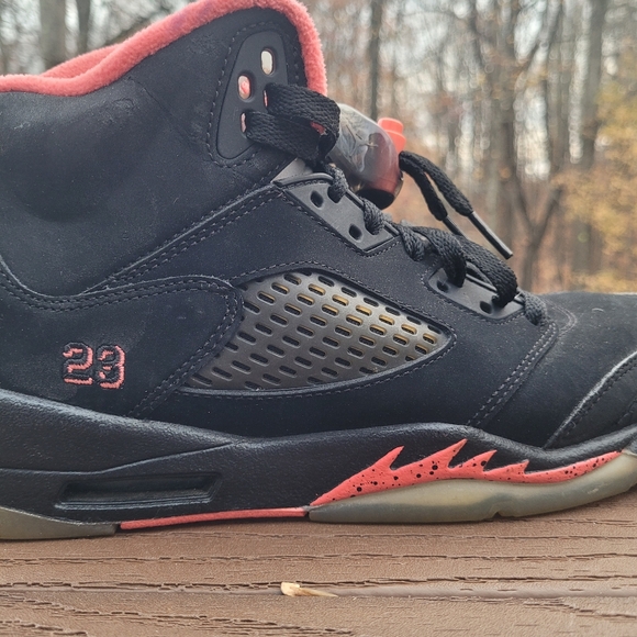 Women’s Jordan 5 black size 7Y - Picture 7 of 10